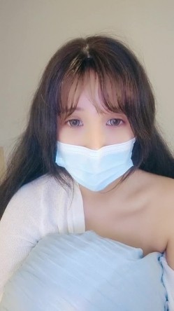 新货下海【嗯嗯小宝贝】纯情学生妹，白虎穴自慰~真的好美，乖巧邻家妹妹，胸又白又大又美 截图12