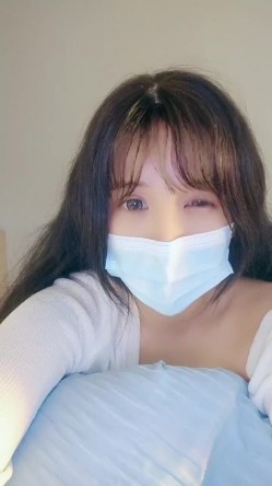 新货下海【嗯嗯小宝贝】纯情学生妹，白虎穴自慰~真的好美，乖巧邻家妹妹，胸又白又大又美 截图13