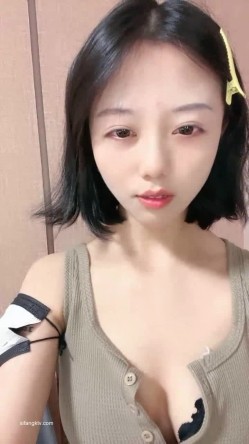 抖音妹！胸好大【像个小男孩一样】下海赚钱 收费全裸 洗澡 现在叫【回回不在】欠债只做一个月就收山 截图7