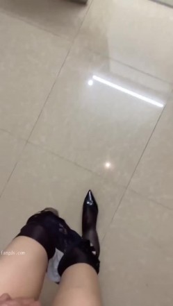 快手福利空姐女神【是邹琳吖是你的琳姐姐】脸穴同框性爱XO首次流出性爱啪啪 猛操 吃鸡巴 截图8