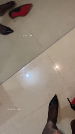 快手福利空姐女神【是邹琳吖是你的琳姐姐】脸穴同框性爱XO首次流出性爱啪啪 猛操 吃鸡巴 截图14
