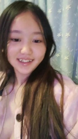 重磅！女神连素颜都美到炸~【鱼妈】自慰狂喷水！无限狂喷~ 这逼又肥又粉，水龙头！ 截图3