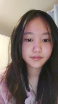重磅！女神连素颜都美到炸~【鱼妈】自慰狂喷水！无限狂喷~ 这逼又肥又粉，水龙头！ 截图6