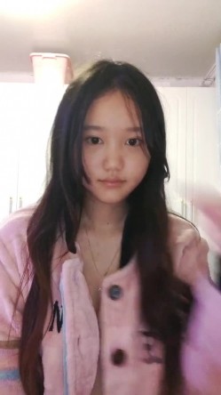 重磅！女神连素颜都美到炸~【鱼妈】自慰狂喷水！无限狂喷~ 这逼又肥又粉，水龙头！ 截图9