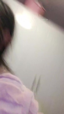 重磅！女神连素颜都美到炸~【鱼妈】自慰狂喷水！无限狂喷~ 这逼又肥又粉，水龙头！ 截图13