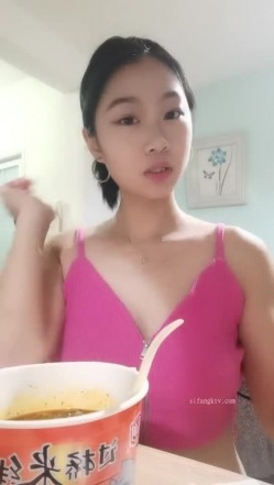 应求更新！美胸大学生~【眼里有星辰】道具自慰~好骚好美！骚货的隐藏属性暴露无遗，这淫荡的表情太挑逗 截图1