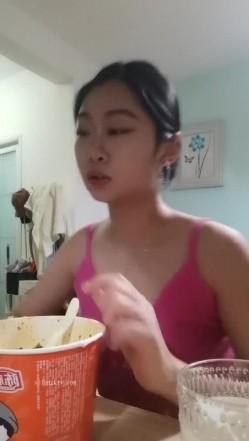 应求更新！美胸大学生~【眼里有星辰】道具自慰~好骚好美！骚货的隐藏属性暴露无遗，这淫荡的表情太挑逗 截图11