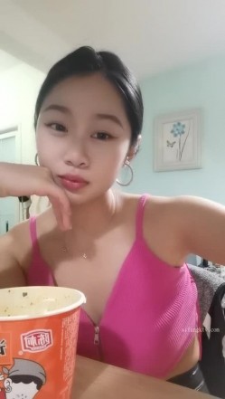 应求更新！美胸大学生~【眼里有星辰】道具自慰~好骚好美！骚货的隐藏属性暴露无遗，这淫荡的表情太挑逗 截图14