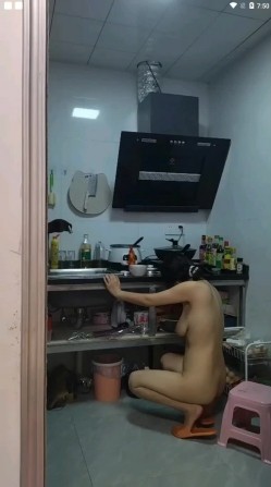 半老徐娘 风韵犹存-38D美厨娘【素人十九】，骚逼塞跳蛋去做饭，吃着饭都要爽的老骚娘们，时不时发春叫床诱惑网友！ 截图9