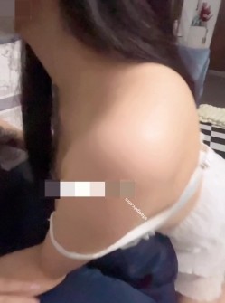 【秀人女神 ️超美高端】超人气女神『杨晨晨』高价新作《性感女神游戏陪玩》娇喘啪啪到高潮 骚话不断 高清1080P版 截图8