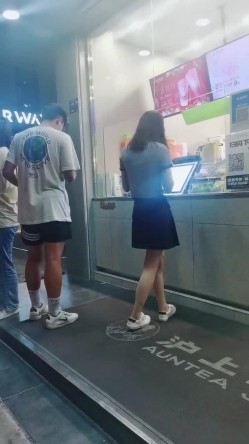 【婷婷小姐】，欲女养成记，坐标上海，酒店塞跳蛋，广场，公园，沪上阿姨果茶店，刺激的夹腿 截图3