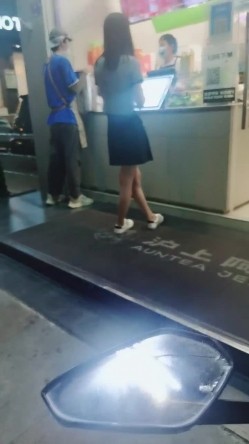 【婷婷小姐】，欲女养成记，坐标上海，酒店塞跳蛋，广场，公园，沪上阿姨果茶店，刺激的夹腿 截图6