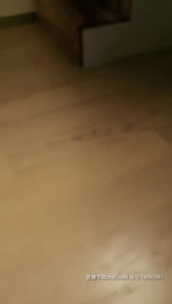 颜值不错的小淫娃露脸最爱大黑牛激情自慰呻吟，全程露脸各种玩弄大黑牛逼逼离不开她，表情骚浪叫声可射 截图16