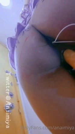 抖音快手全网同名，极品网红福利姬【奶咪】OF订阅收费2部，楼道内被色狼强行猥亵 居家日常 截图10
