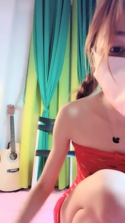 清纯无敌 两个身材比例都超级好的姐妹花女神！还是【在校舞蹈系】专业的骚起来就是不一样啊，俩姐妹大长腿丝袜 各种制服，加倍养眼 截图9