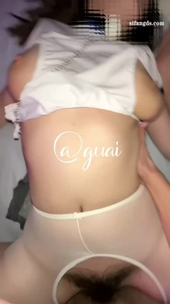 顶级身材高挑大长腿淫荡小姐姐『guai老师』被土豪老板各种蹂躏爆操，肏肿小穴颜射小嘴，被操爽了白浆直流 截图14