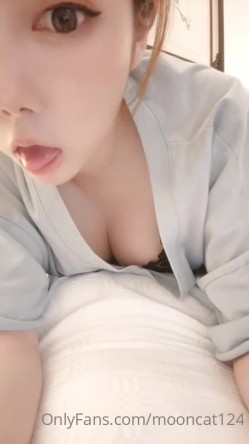 台湾天然美胸熟女人妻中出女王「Jixxielee」「骚猫儿」OF私拍 截图1