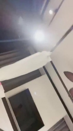大奶车模吃鸡巴，一对大奶被操的波动晃眼 截图15
