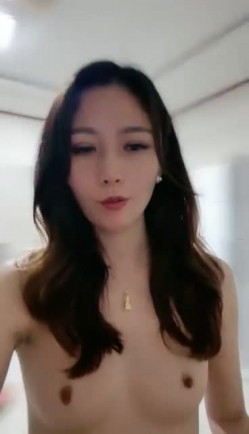 农村小少妇 负债下海【终于尼】，村花也寂寞，家里无人脱光各种展示，貌美如花，逼逼水多好饥渴的尤物 截图11