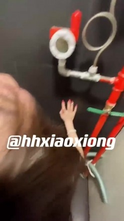 推特高颜极品身材治愈系女神【小熊驾驶员】电报群内福利~能肏能调教能露出很好玩很反差 截图14