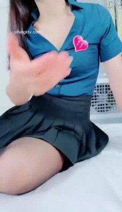 【小微肛交】为了这几千块钱，忍住爆菊花~表情痛苦~肤白貌美双洞齐开看着好紧好疼，美女真实遭了大罪了。。 截图1