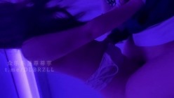 武汉富二代泡良大神「Y先生」推特约炮实录 极品高颜值小母狗在家被各种道具调教3P、跑车外露出 截图3