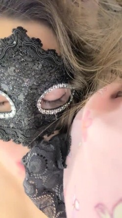 好屌一定要和闺蜜分享，【妩媚少妇】，坐标上海，姐妹花一起做爱，两个风骚漂亮的少妇，正是性欲最旺盛的时刻，满足了 截图16