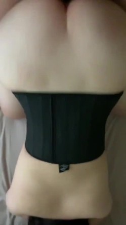 《巨乳肥臀控专属必备》极品泄欲身材！推特火爆网红00后小母狗kimheezk不雅私拍~可盐可甜各种SM啪啪调教紫薇视觉盛宴 截图8