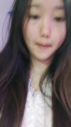 重磅！女神连素颜都美到炸~【鱼妈】自慰狂喷水！无限狂喷~ 这逼又肥又粉，水龙头！ 截图2