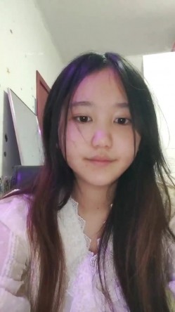 重磅！女神连素颜都美到炸~【鱼妈】自慰狂喷水！无限狂喷~ 这逼又肥又粉，水龙头！ 截图4