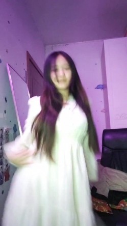 重磅！女神连素颜都美到炸~【鱼妈】自慰狂喷水！无限狂喷~ 这逼又肥又粉，水龙头！ 截图9