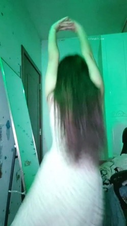 重磅！女神连素颜都美到炸~【鱼妈】自慰狂喷水！无限狂喷~ 这逼又肥又粉，水龙头！ 截图13
