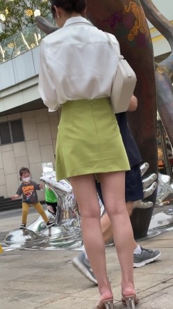 抄底大师KingK重磅三期，步行街万象城美女如云CD超多极品小姐姐裙内骚丁透明蕾丝边超级炸裂 截图1