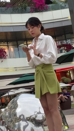 抄底大师KingK重磅三期，步行街万象城美女如云CD超多极品小姐姐裙内骚丁透明蕾丝边超级炸裂 截图9