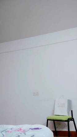 颜值不错骚气黄发少妇道具自慰 近距离特写按摩器震动逼高潮出水呻吟娇喘 截图15