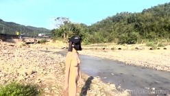 天花板露出狂人御姐【cikaimoon】，更大胆直接，全裸帮老农干活和大叔打篮球 截图13