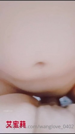 绿帽癖淫妻母狗【艾蜜莉】私拍约战粉丝换老公4P叠罗汉排插超辣眼睛 截图5