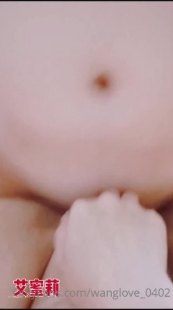 绿帽癖淫妻母狗【艾蜜莉】私拍约战粉丝换老公4P叠罗汉排插超辣眼睛 截图12