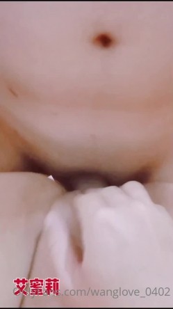 绿帽癖淫妻母狗【艾蜜莉】私拍约战粉丝换老公4P叠罗汉排插超辣眼睛 截图13