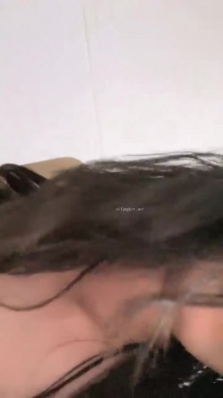 极品模特下海！【meow】某个网站的模特大秀，现在回归，小逼逼水汪汪，眉头紧皱叫声阵阵好销魂 截图10