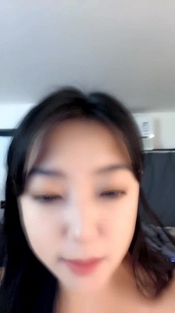 大奶肥臀全程露脸无毛白虎逼微胖少妇的诱惑，跳蛋塞逼里道具抽插淫水泛滥特写展示给狼友看，精彩刺激别错过 截图8