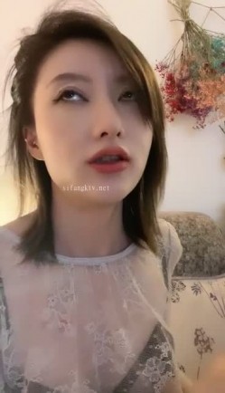极品短发美女与情人约炮大合集！【美少妇】，小嫂子前凸后翘，风情万种，与情人私会搞破鞋 截图7