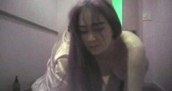 韩国小胖子再探按摩店 并叫了一个老相好的女技师，昏暗的灯光下激情肏逼 截图11