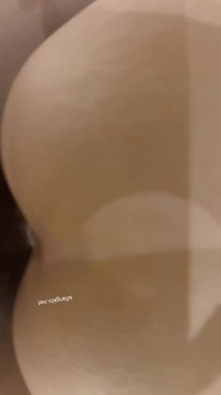 顶级绿帽淫妻大神【vincentxxbb】淫乱群P小娇妻，直击顶级淫乱现场！超淫乱对白，相当震撼 截图3
