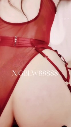 推特绅士范大神【隔壁老王GBLW88888】VIP群福利，调教玩肏极品翘臀女神 截图7