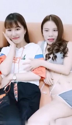 邻家女孩 3个小美女 互摸 露奶 特写BB 道具插B 高颜值风骚 截图9