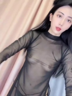 超高颜值绿茶主播【提莫的_原昵称甜桃11】高价福利视频 多种制服自慰啪啪 截图1