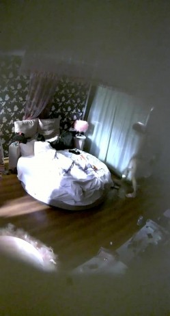 校园附近特色宾馆大学生年轻情侣开房造爱眼镜妹外表看起来清纯内心无比火热年轻气盛打了好几炮 截图5