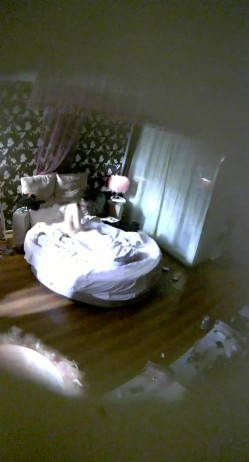 校园附近特色宾馆大学生年轻情侣开房造爱眼镜妹外表看起来清纯内心无比火热年轻气盛打了好几炮 截图10
