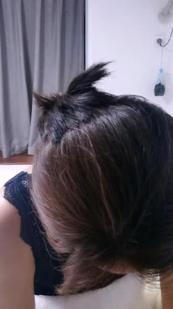 极品人妻！刺激，【放肆的小水娃】，真实良家，标准的贤妻良母，厨房搔首弄姿 截图13